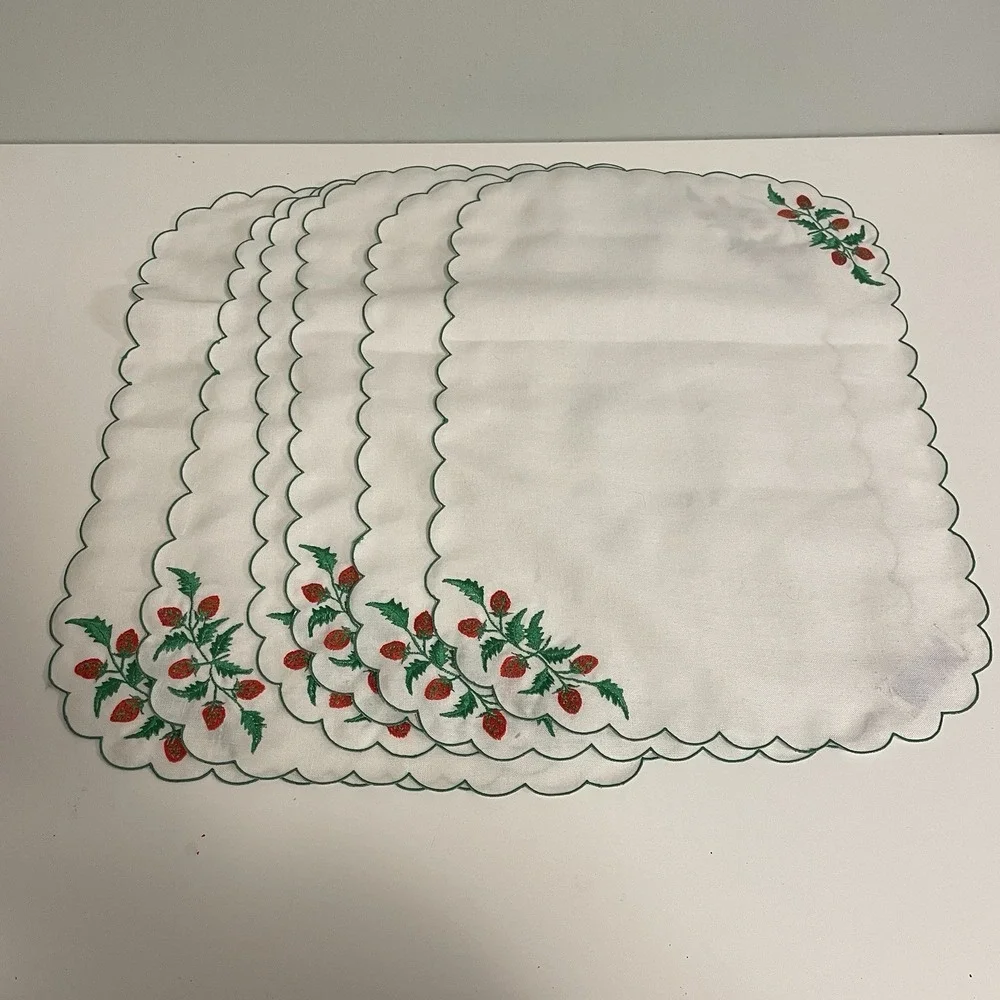 Veloses Gift Shop Strawberry Embroidered Placemats‎ Set Of 6 White Vintage